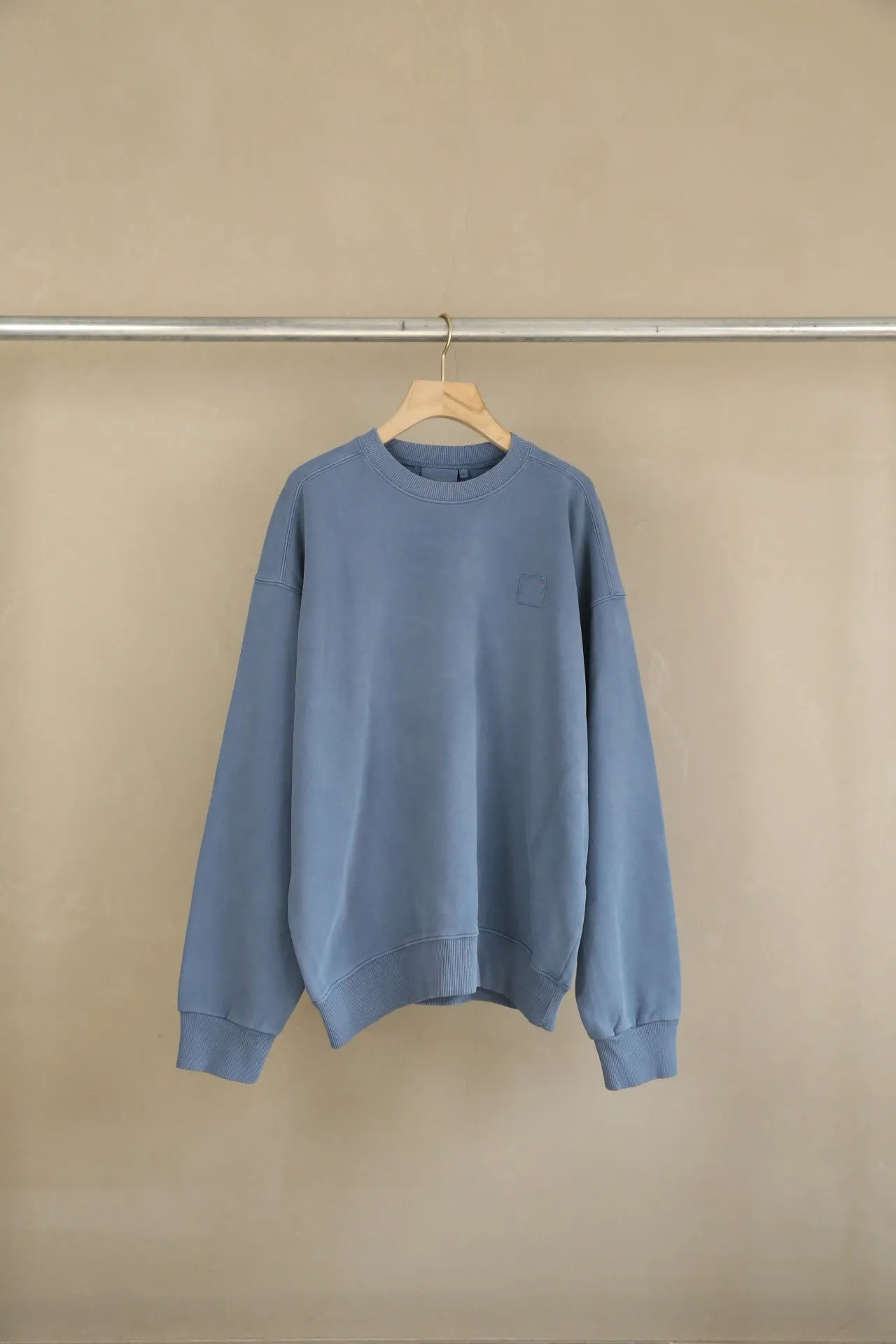 Advbridge winter outfits men Classic Logo round Neck Pullover Sweater Korean Style Solid Color Loose Long Sleeve Top for Men and Women