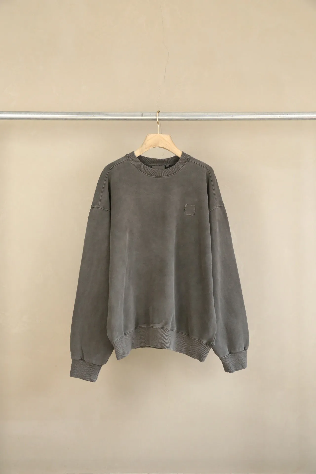 Advbridge winter outfits men Classic Logo round Neck Pullover Sweater Korean Style Solid Color Loose Long Sleeve Top for Men and Women
