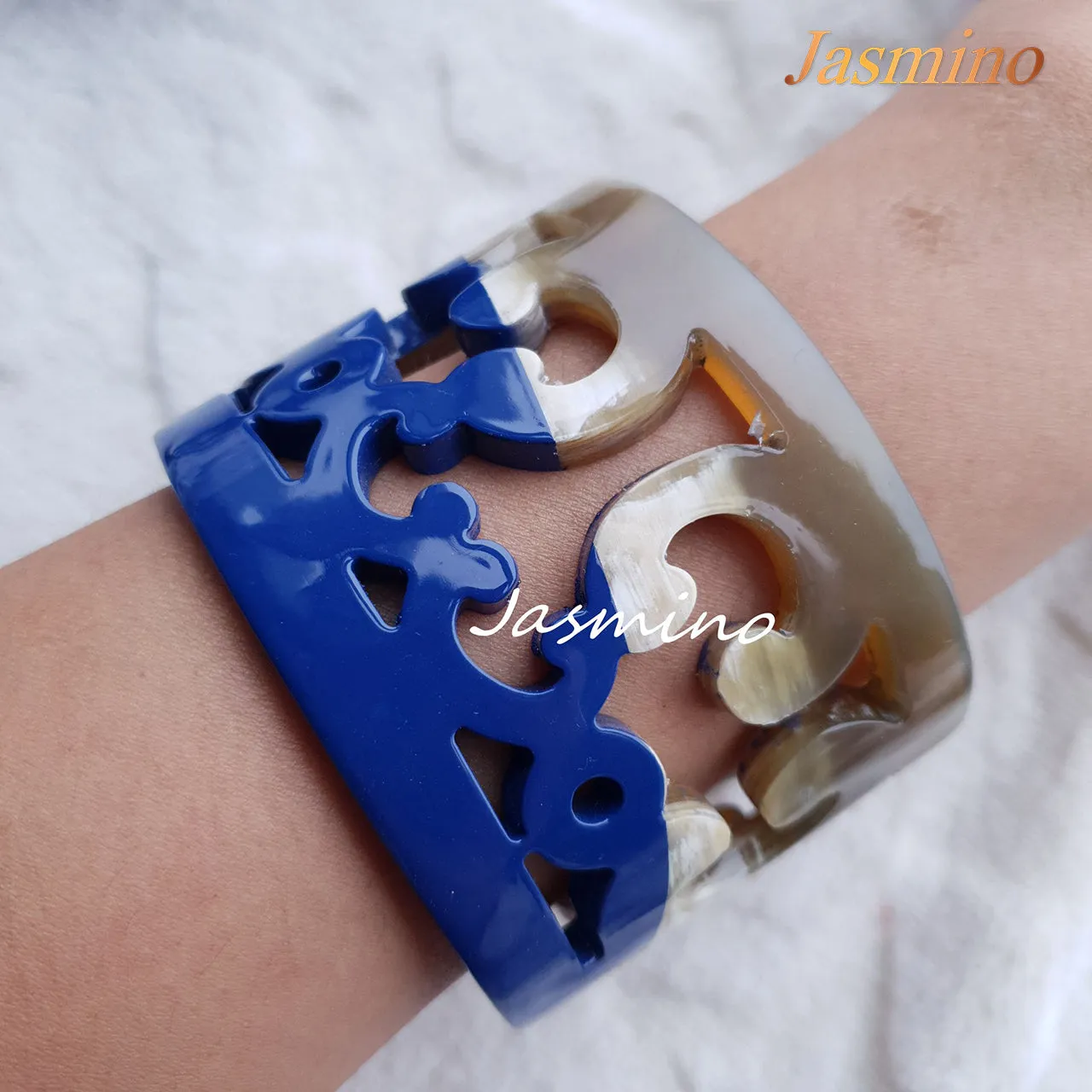 Jasmino Unique Impressive Trending Cuff Bracelet For Women Made By Natural Buffalo Horn