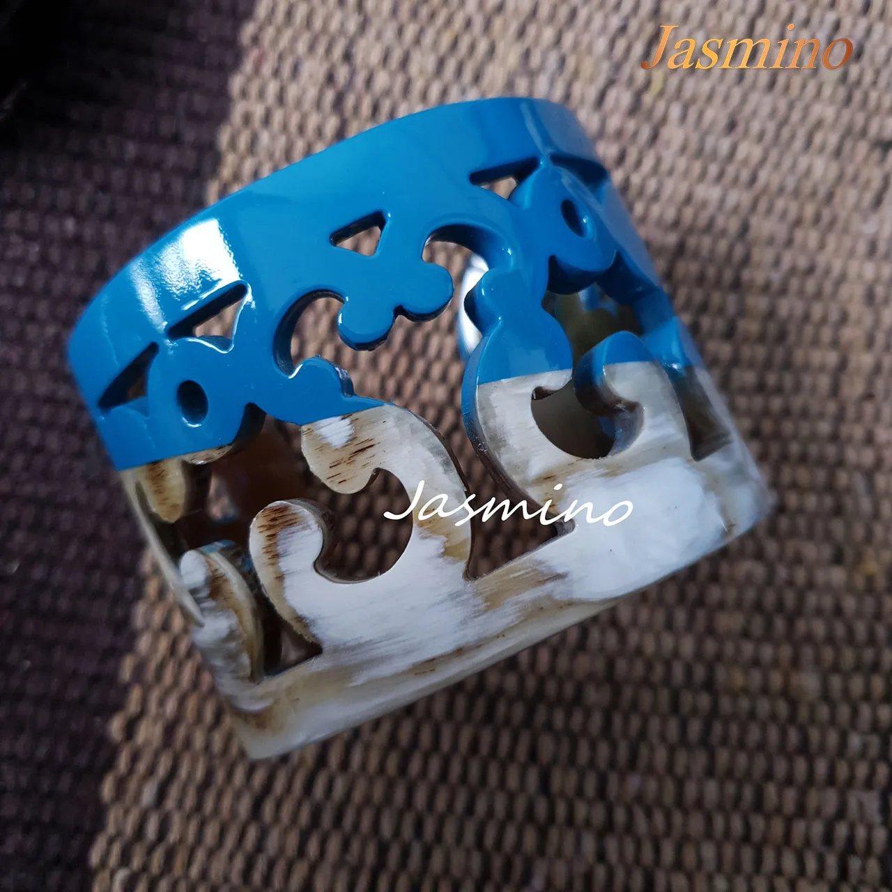 Jasmino Unique Impressive Trending Cuff Bracelet For Women Made By Natural Buffalo Horn