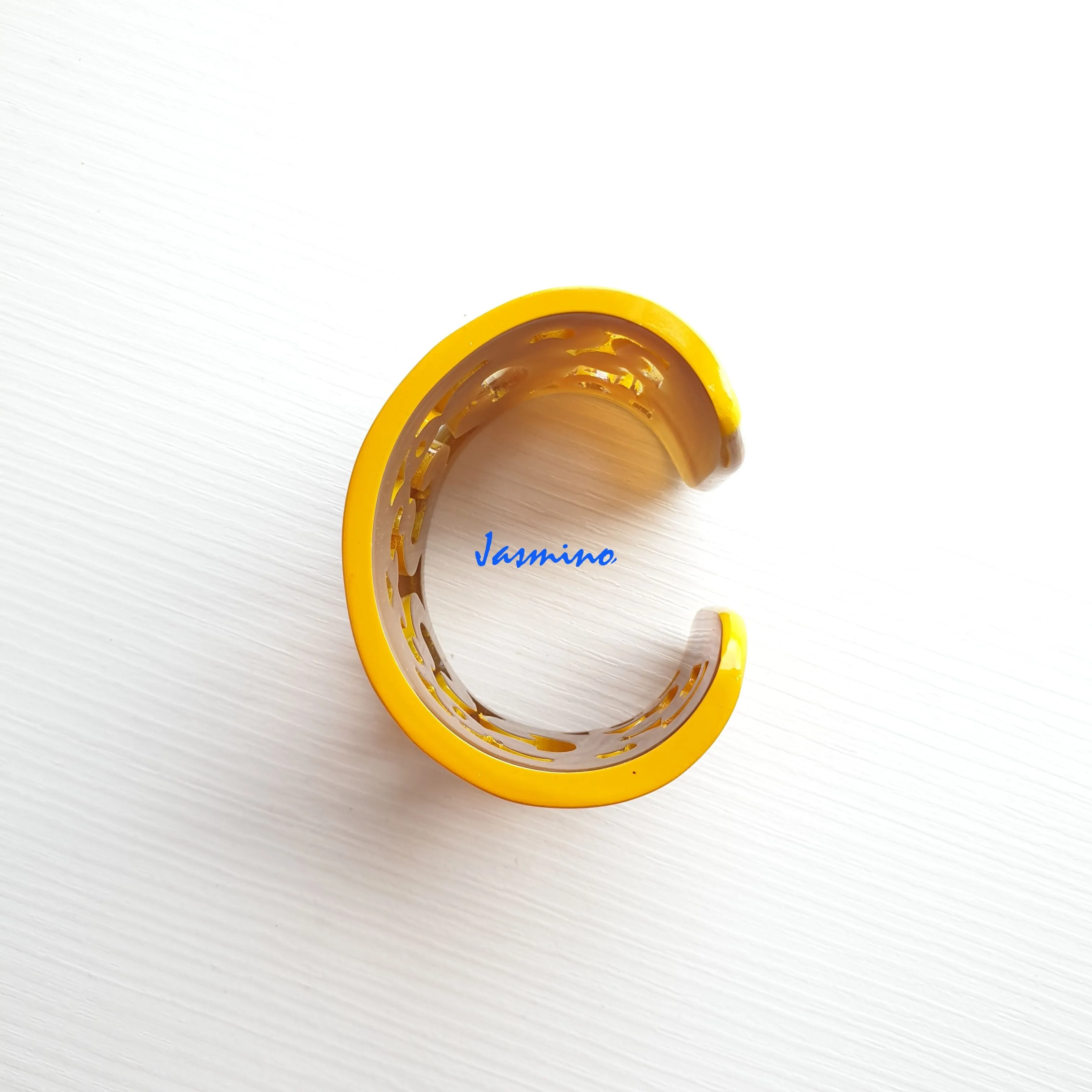 Jasmino Unique Impressive Trending Cuff Bracelet For Women Made By Natural Buffalo Horn