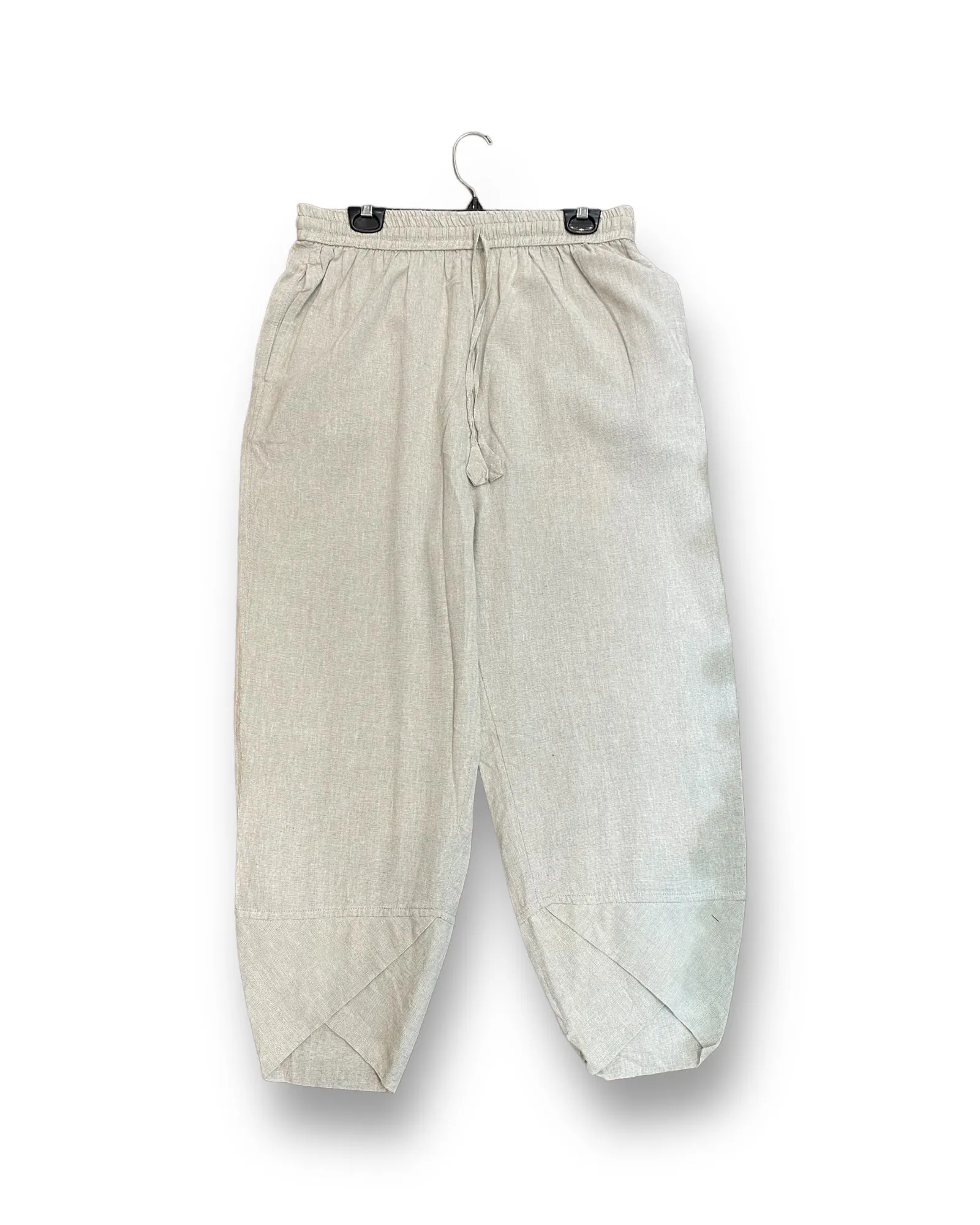 Plain Pants with cross cut