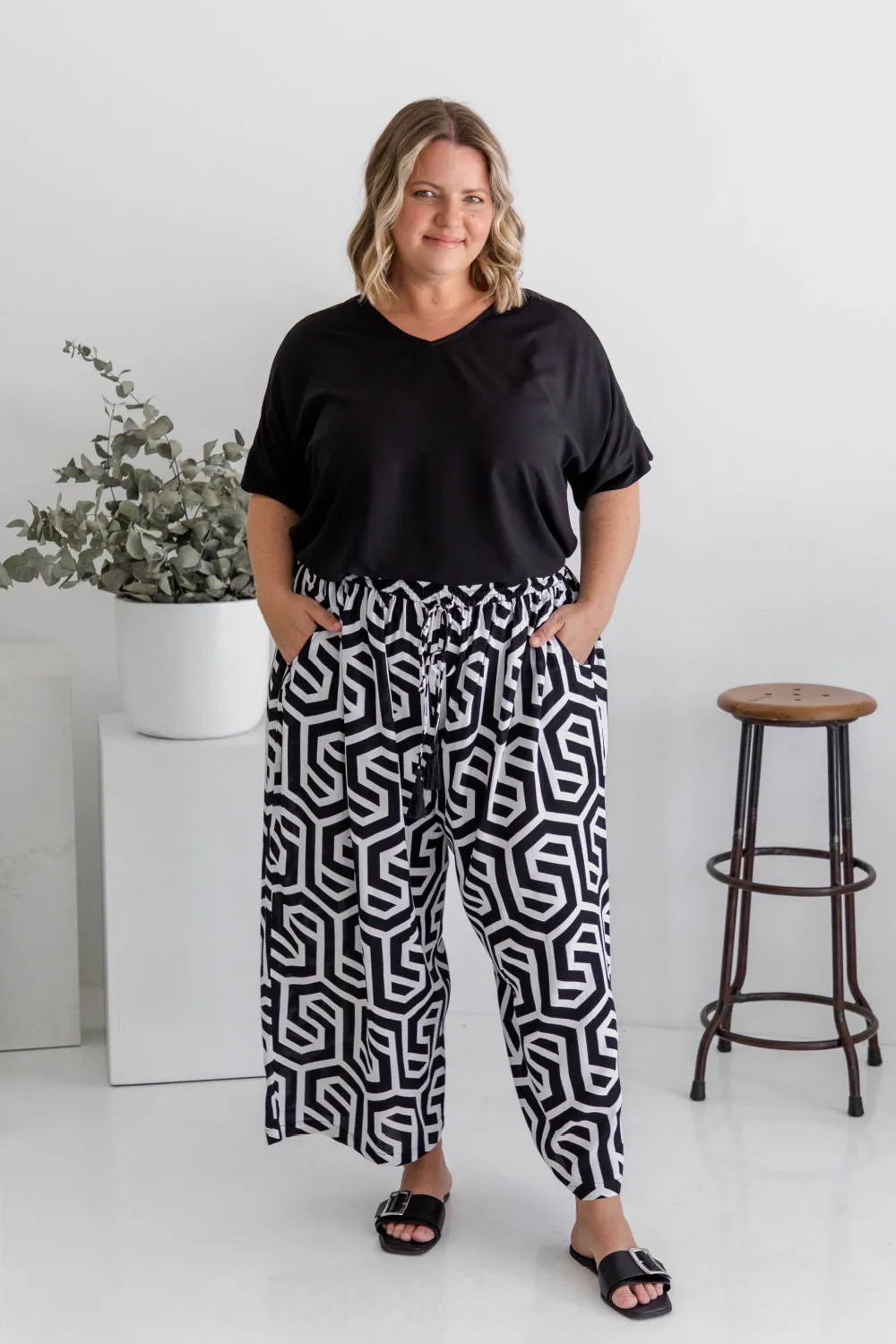 Wide Leg Relaxed Fit Pants - Black & White Geo